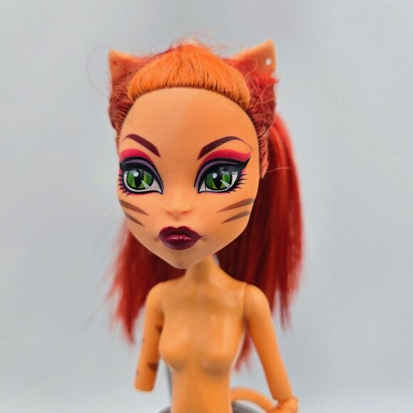 Monster High Toralei Stripe Power Ghouls Doll Mattel 2011 Read - Picture 3 of 16